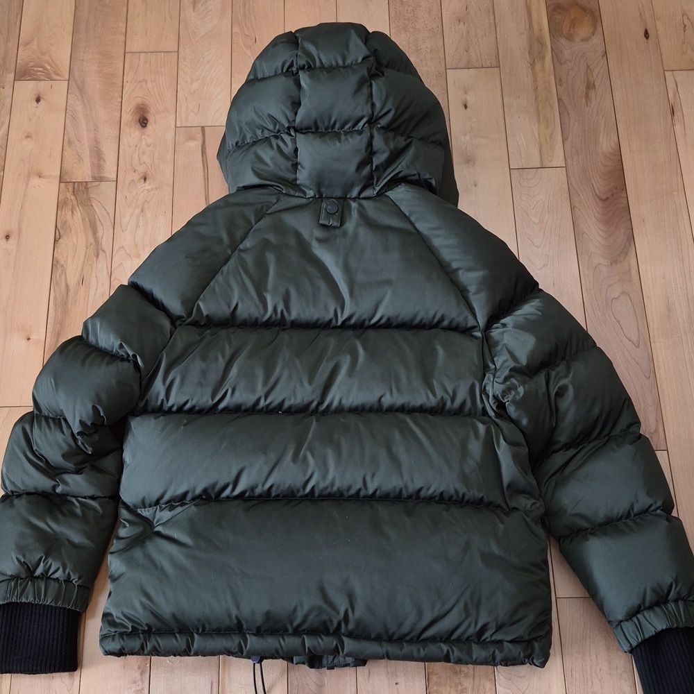Soia & Kyo Women's Size Small Green Puffer Jacket with Black Cuffs - Picture 9 of 11